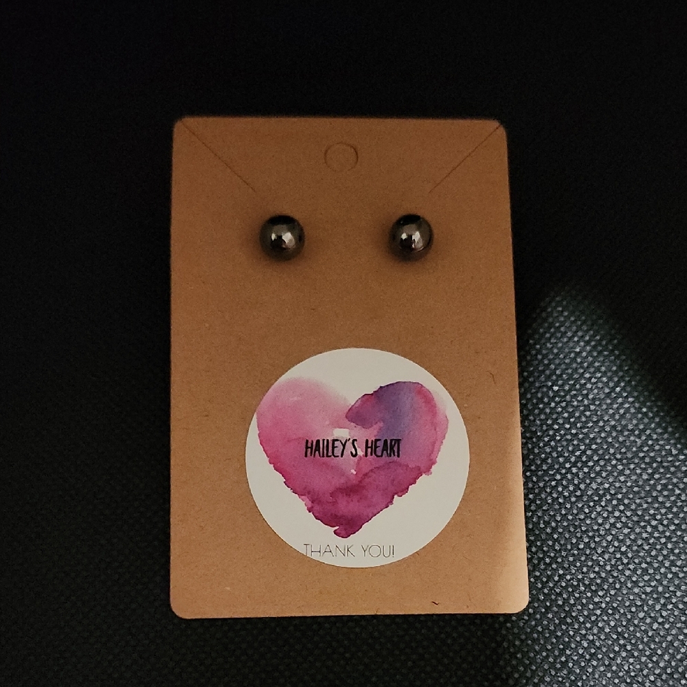 5/$25 Gunmetal Stud Earrings